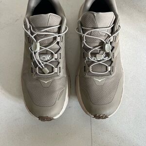 Women’s Hiking Sneaker Beige Hoka. Size 8.5